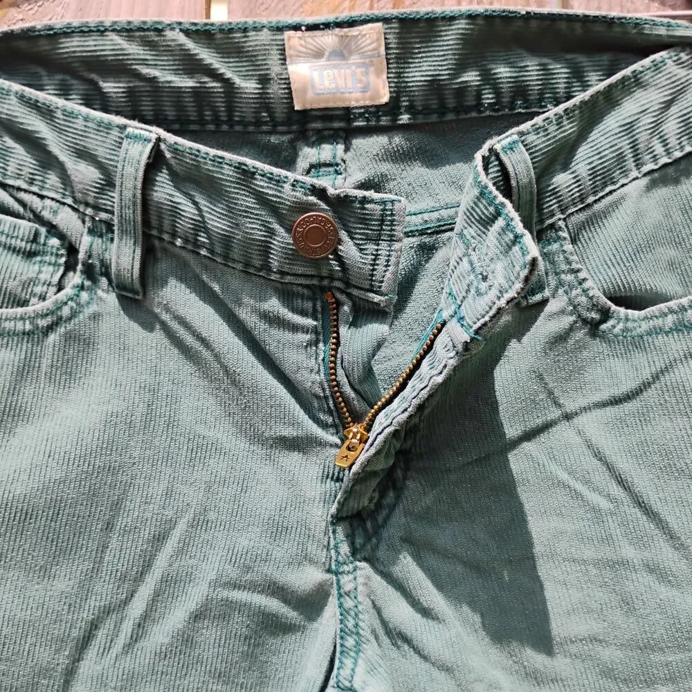 Vintage 07 Levis Teal Green Low Rise Corduroy Pants Sz 8M W29 Distressed Grunge